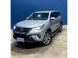 Toyota Hilux SW4