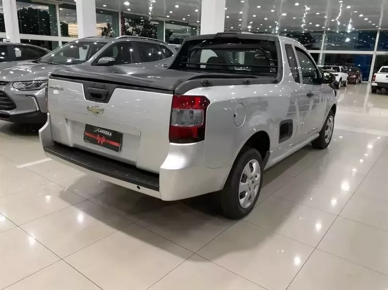 Chevrolet Montana Prata 20