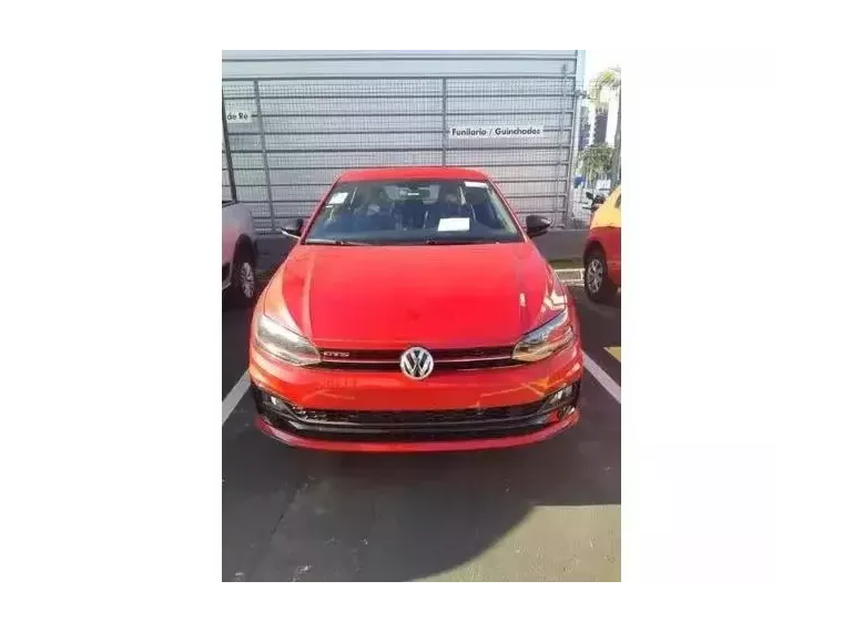 Volkswagen Polo Hatch Vermelho 3