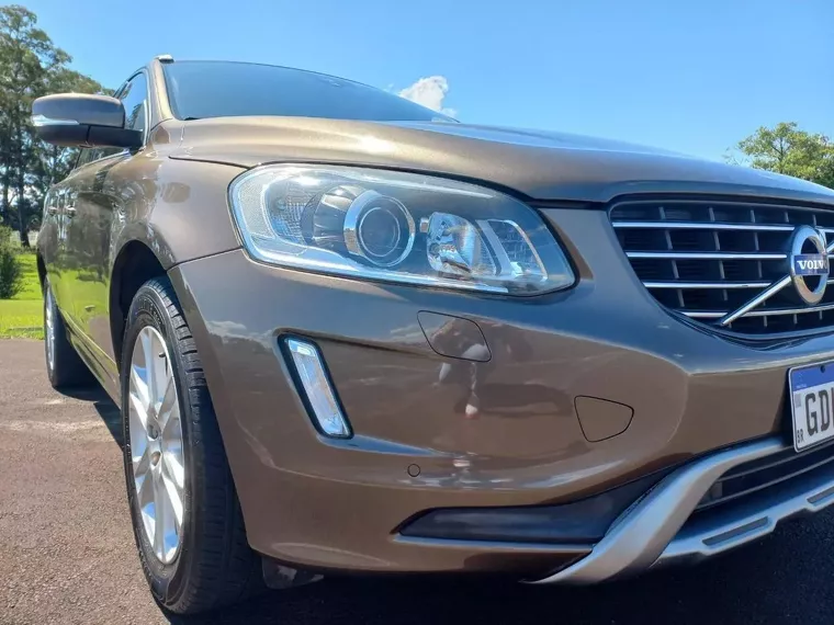 Volvo XC60 Marrom 8