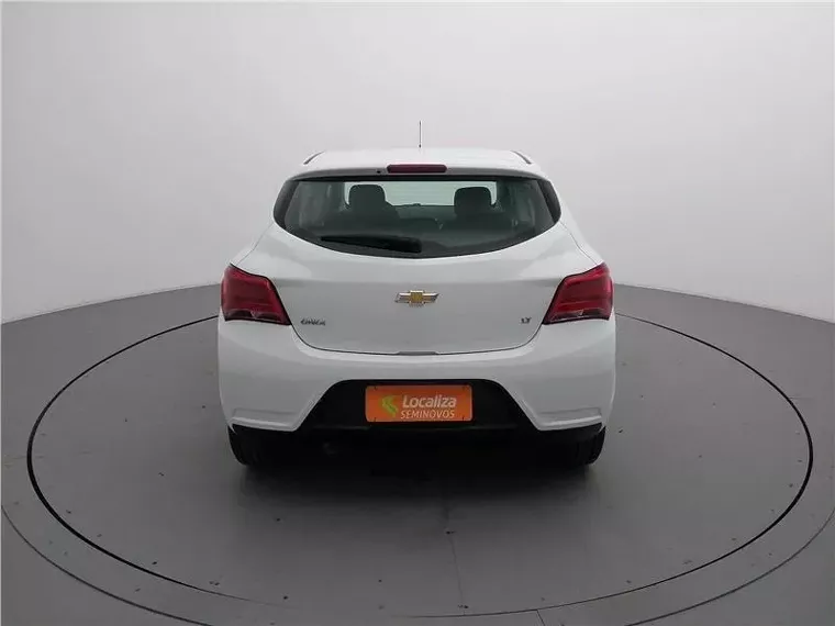 Chevrolet Onix Branco 1