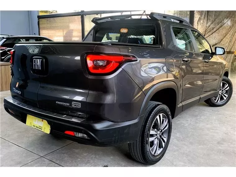 Fiat Toro Cinza 14