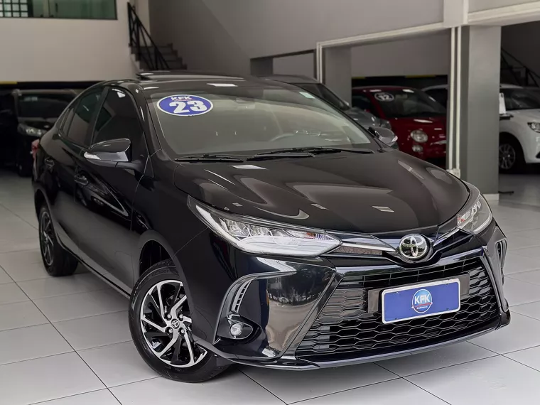 Toyota Yaris Preto 5