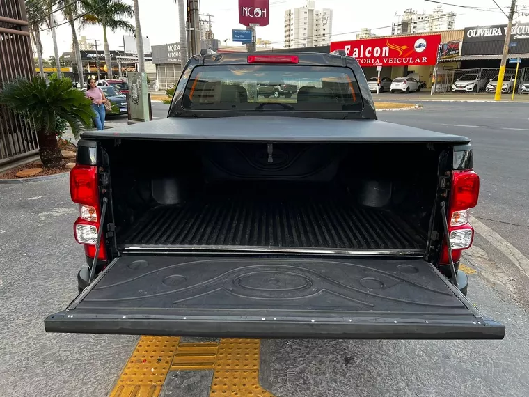 Chevrolet S10 Preto 23