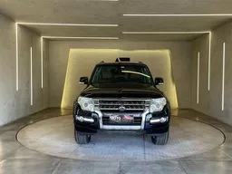 Mitsubishi Pajero Full