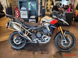 Triumph Tiger 900