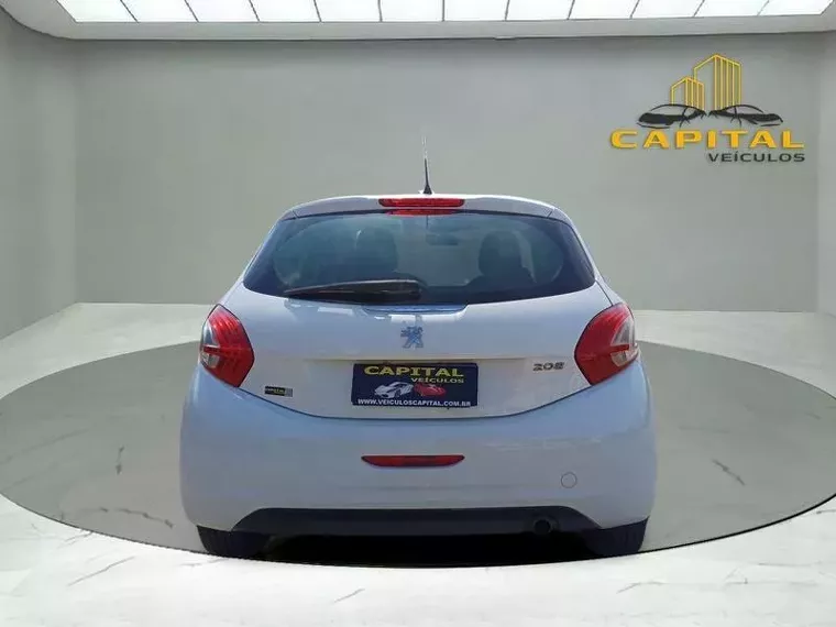 Peugeot 208 Branco 8