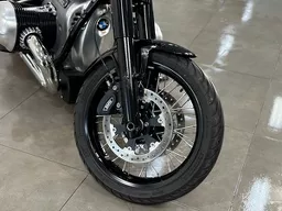 BMW R 18