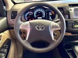Toyota Hilux SW4