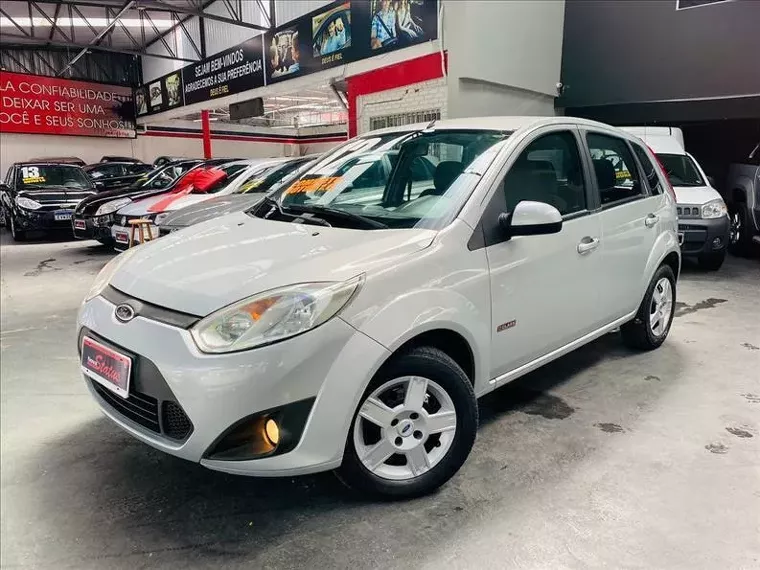 Ford Fiesta Prata 3