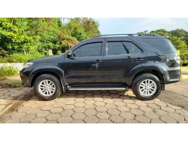 Toyota Hilux SW4 Preto 6