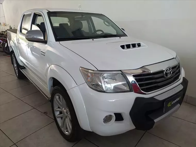 Toyota Hilux Branco 4