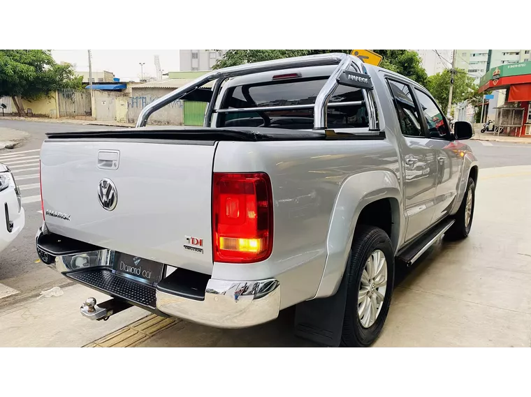 Volkswagen Amarok Prata 11