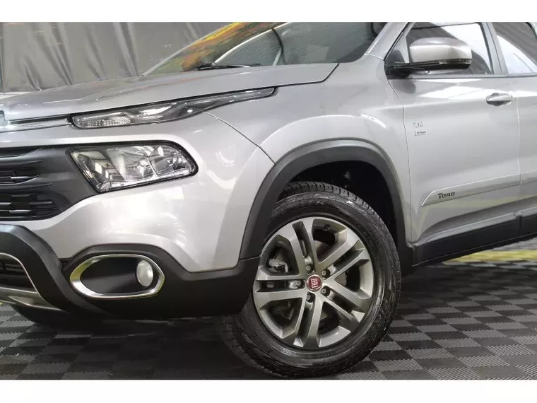 Fiat Toro Prata 19