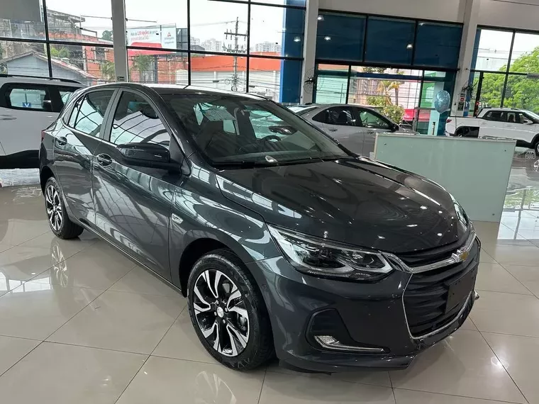 Chevrolet Onix Cinza 3