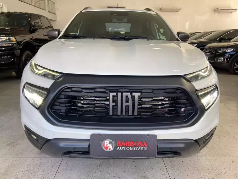 Fiat Toro Branco 2