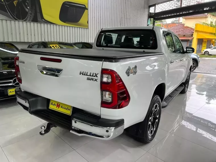 Toyota Hilux Branco 9