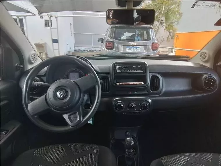 Fiat Mobi Prata 3