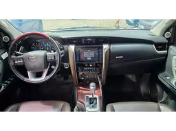 Toyota Hilux SW4