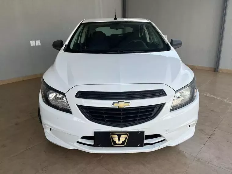 Chevrolet Onix Branco 5