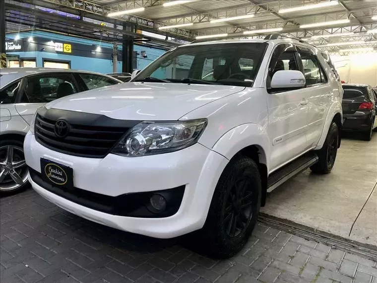 Toyota Hilux SW4 Branco 4