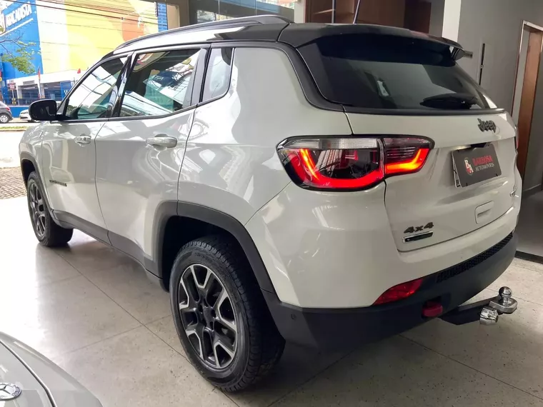 Jeep Compass Branco 4