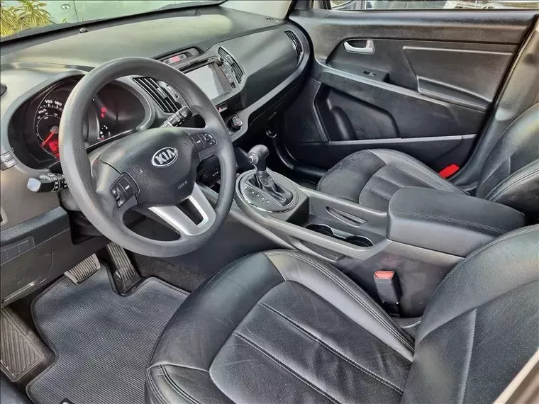 KIA Sportage Preto 4