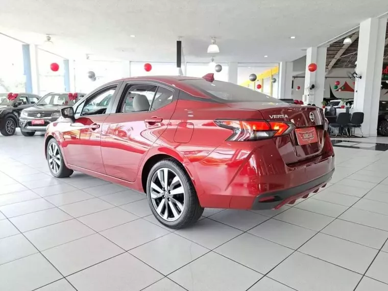 Nissan Versa Vermelho 9