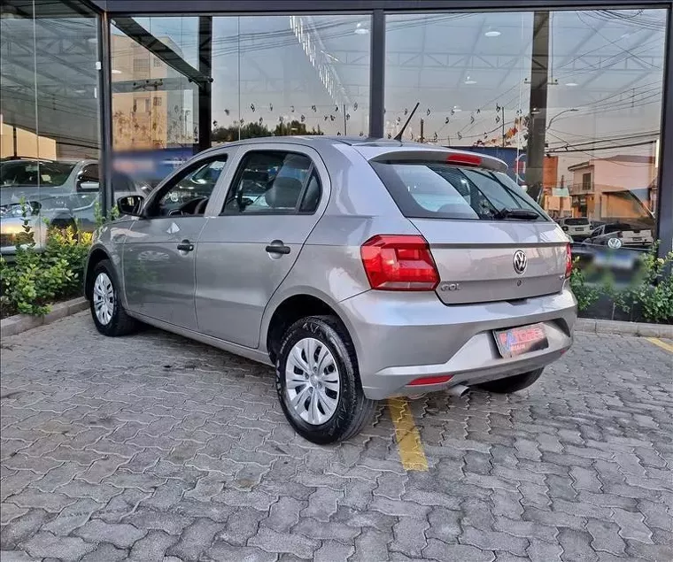 Volkswagen Gol Prata 9