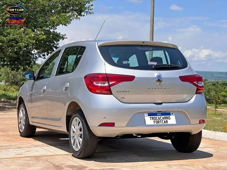 Renault Sandero Prata 2