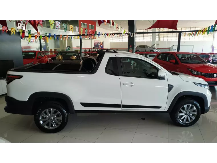 Fiat Strada Branco 3