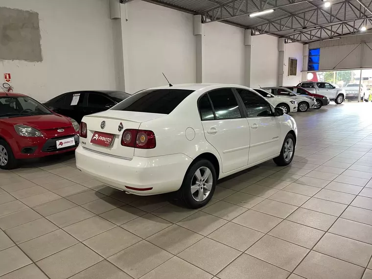 Volkswagen Polo Sedan Branco 6