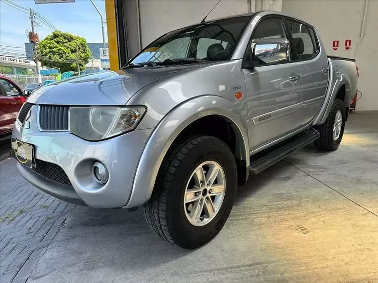 Mitsubishi L200 Triton Prata 3