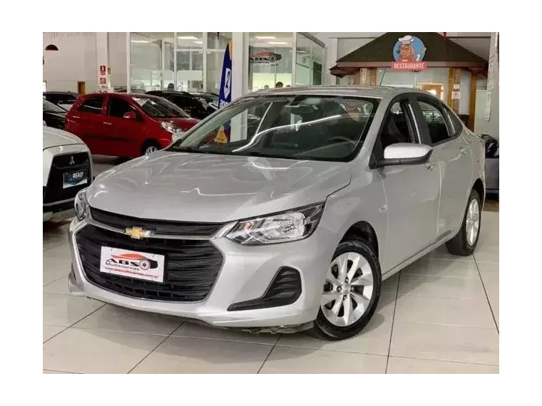 Chevrolet Onix Prata 1