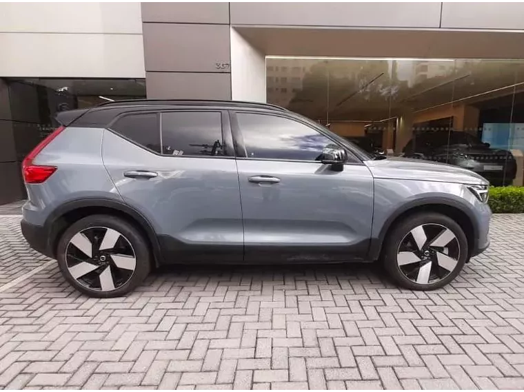 Volvo XC40 Cinza 2