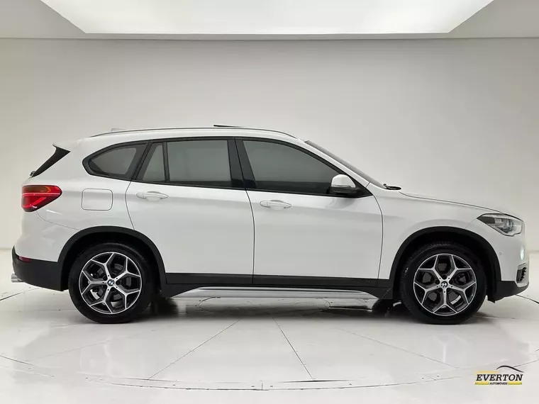 BMW X1 Branco 8