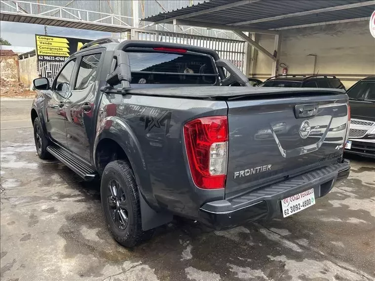 Nissan Frontier Cinza 6