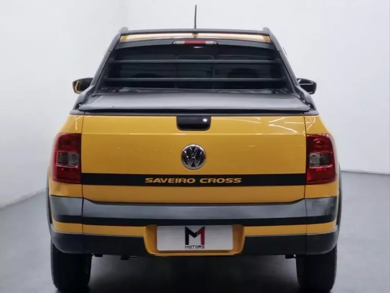 Volkswagen Saveiro Amarelo 2