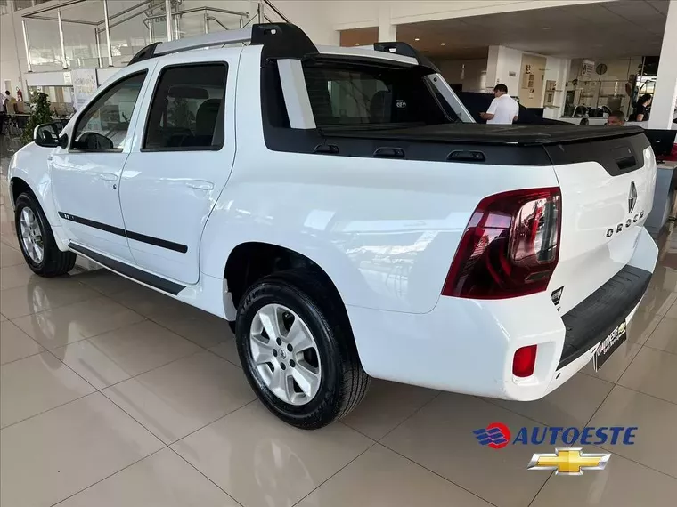 Renault Duster Oroch Branco 5