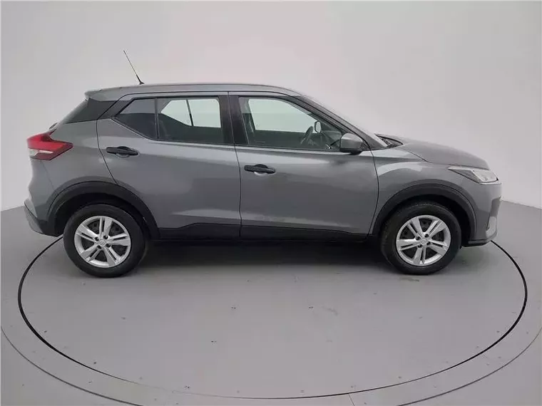 Nissan Kicks Cinza 1