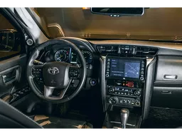 Toyota Hilux SW4