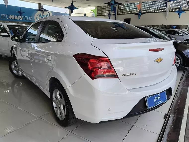 Chevrolet Prisma Branco 4