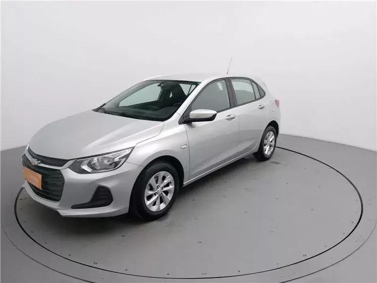 Chevrolet Onix Prata 13