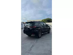 Toyota Hilux SW4