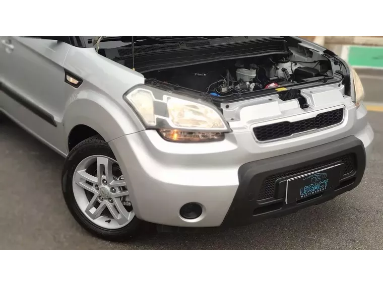 KIA Soul Prata 10