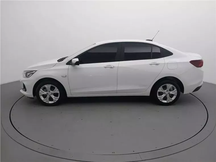 Chevrolet Onix Branco 7