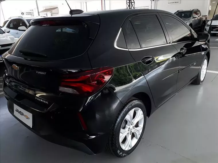 Chevrolet Onix Preto 11