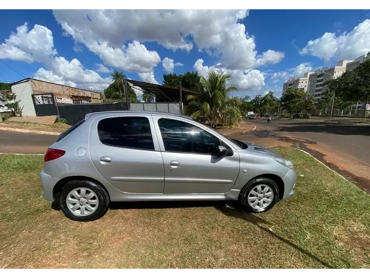 Peugeot 207 Prata 8