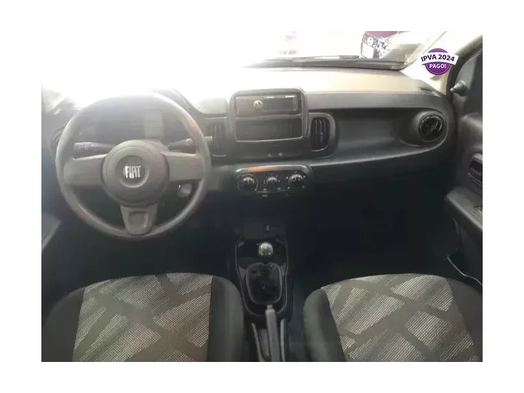 Fiat Mobi Prata 3