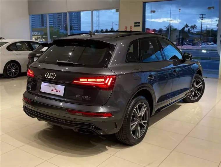 Audi Q5 Cinza 10